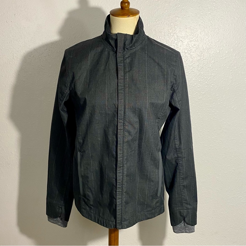Brooks Bolt Gray Full Zip Pinstripe Running Jacket Women’s Size M Reflective
